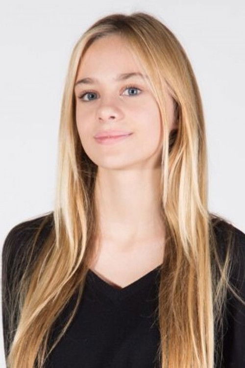 Lucía Fuertes as Carla Niña