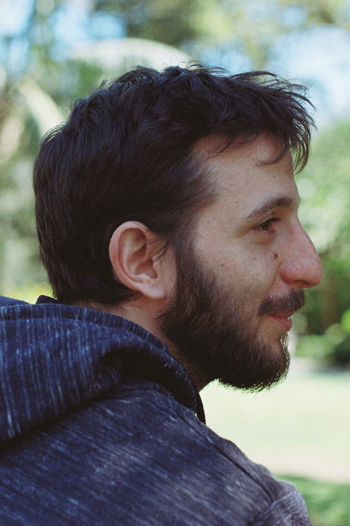 Pedro Augusto Almeida as Luís