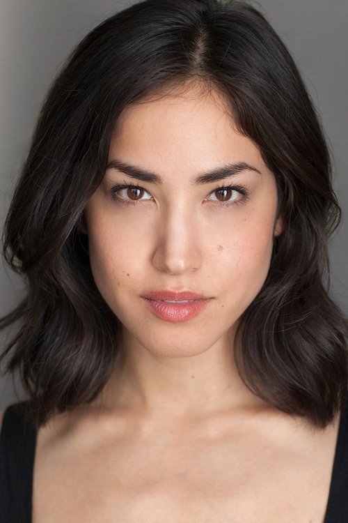 Connie Shi as Bella Franz