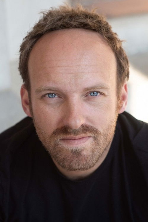 Gautier Del Pia as Client Nélie