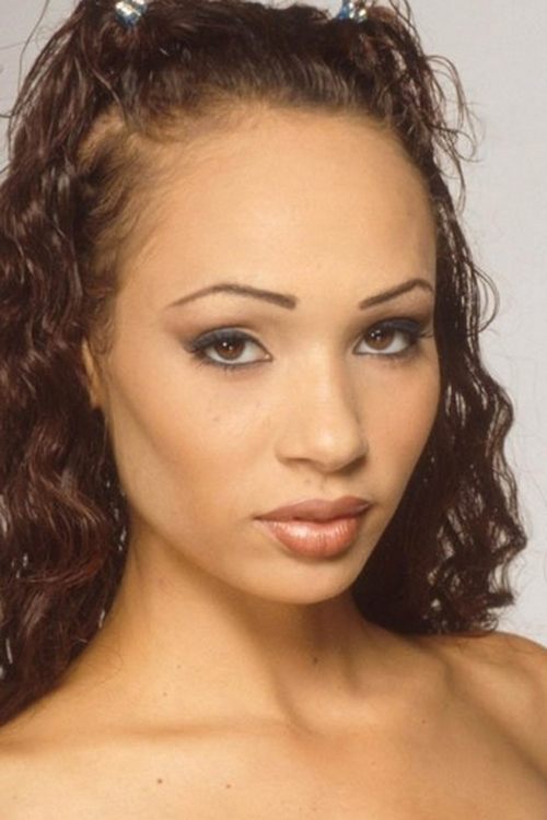 Tiffany Mason as Roxy