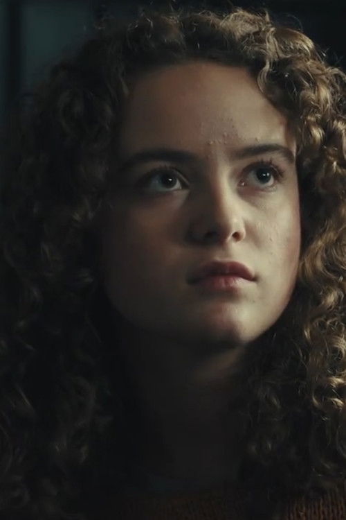 Anna Thunhart as Steffi Strobl