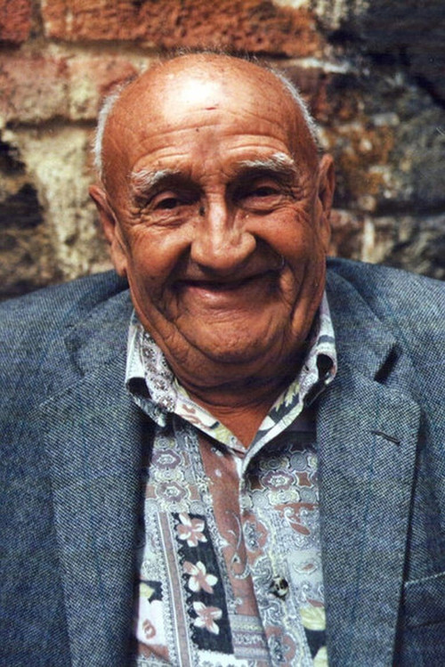 Llàtzer Escarceller as Abuelo de Javier (uncredited)