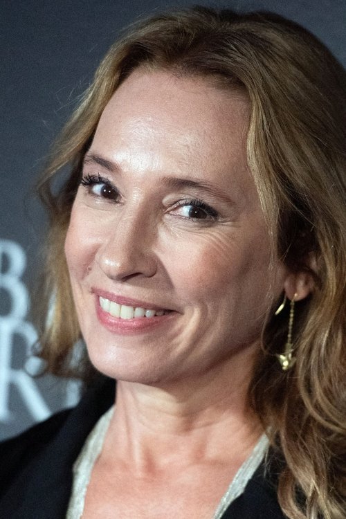 Emmanuelle Bercot as Isabelle