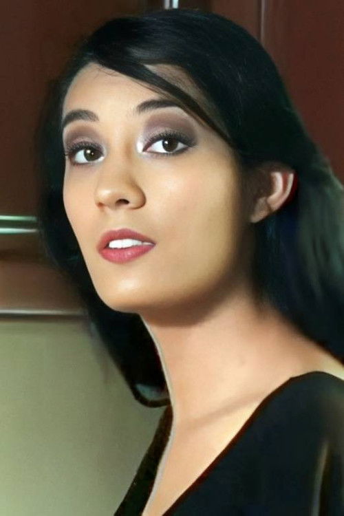 Emmy de la Torre as Paty