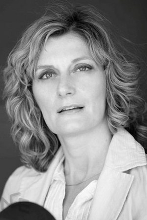 Giulia Weber as Stefania