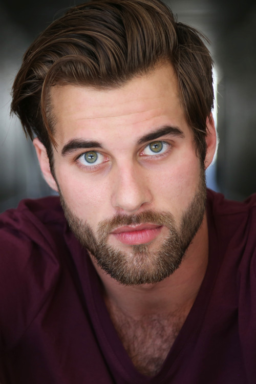 Benedict Mazurek as Michael