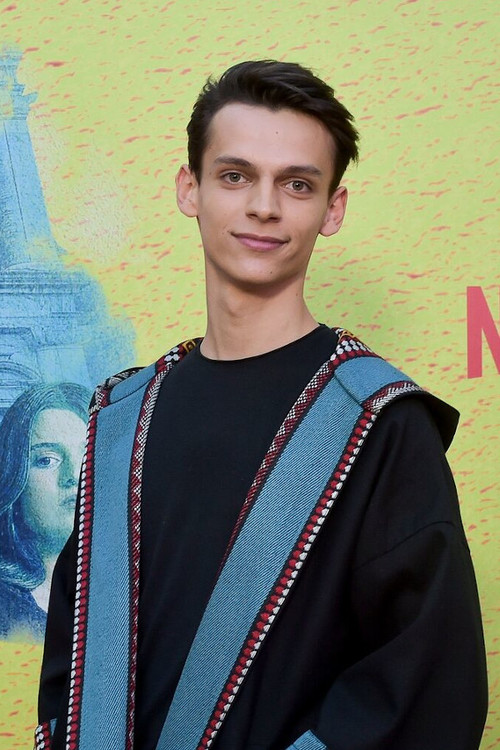 Sultan Alkhail as Young Soldier