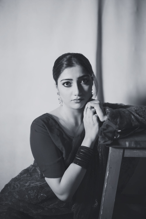 Maria Jawed as Maujza