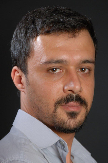 Cansu Fırıncı as Besir Naziri