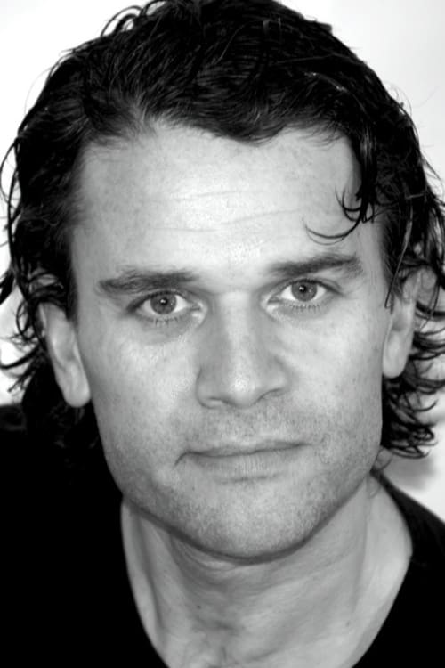 Allan Gildea as Paul Willis