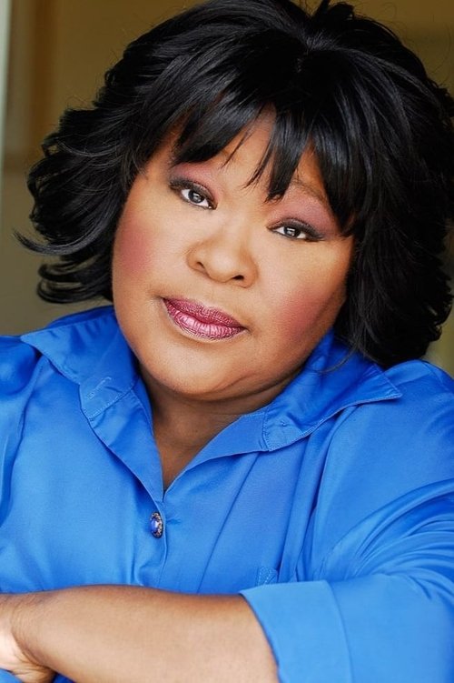 Ellia English as Queenie