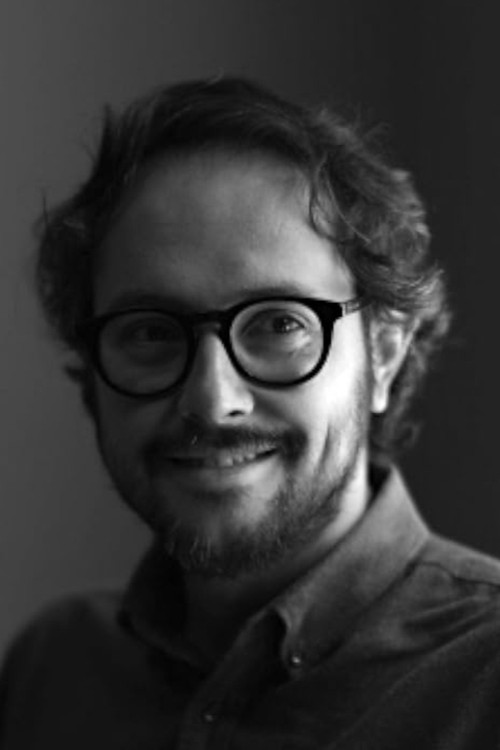 Gerardo Gatica as Ramiro