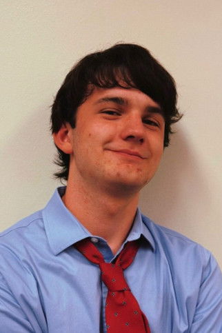 Owen David as Leo Sims