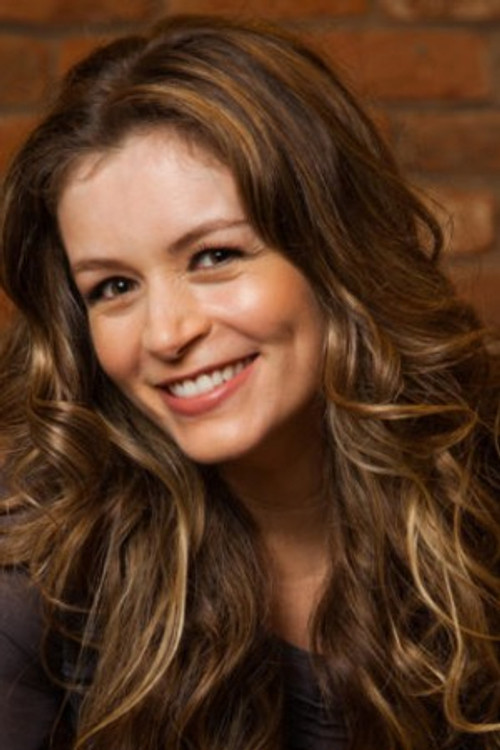 Bianca Castanho as Antônia Berilo Fraga (Tônia)