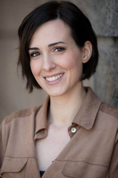 Giada Caruso as Laura