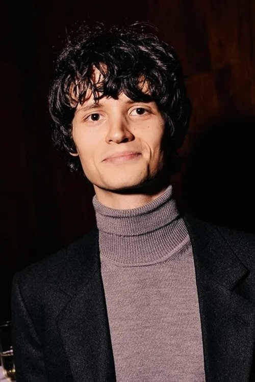 Arthur Conti as Emmett