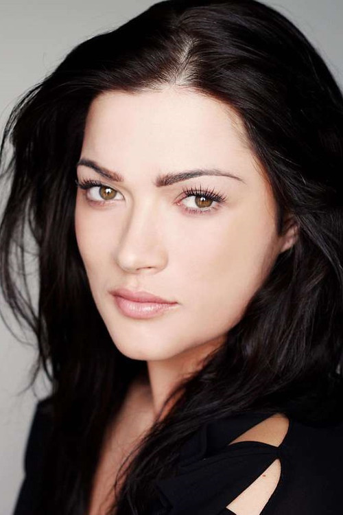 Hannah Martin as Nikki