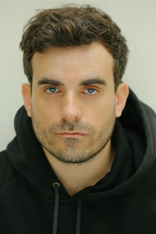 Léonard Barbier as Other Assistant