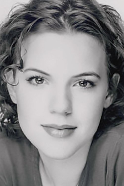 Erika Thomas as Chloe