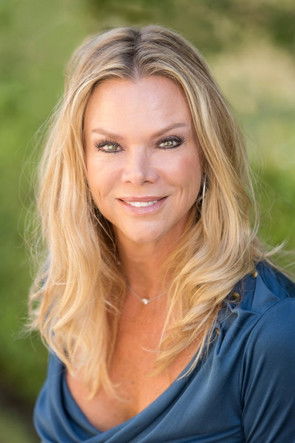 Elizabeth Baldwin as Mother