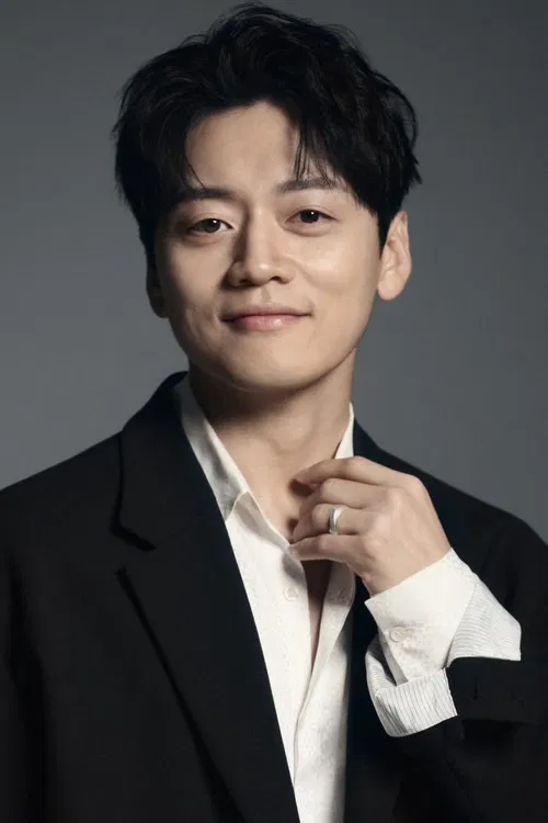 Jo Bok-rae as Kim Gi-jeong