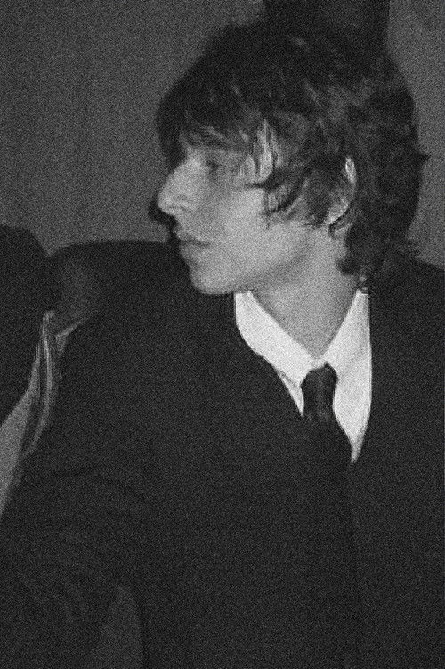 Uriyah Har Nir as Buchner