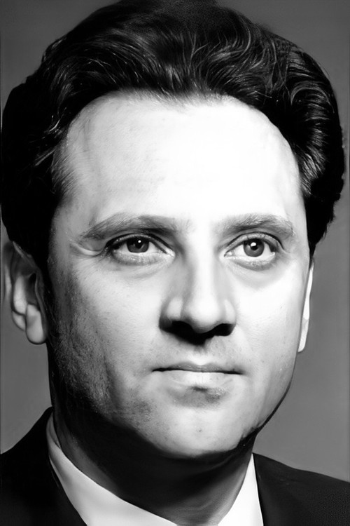 Vitold Uspenskiy as Лятьевский