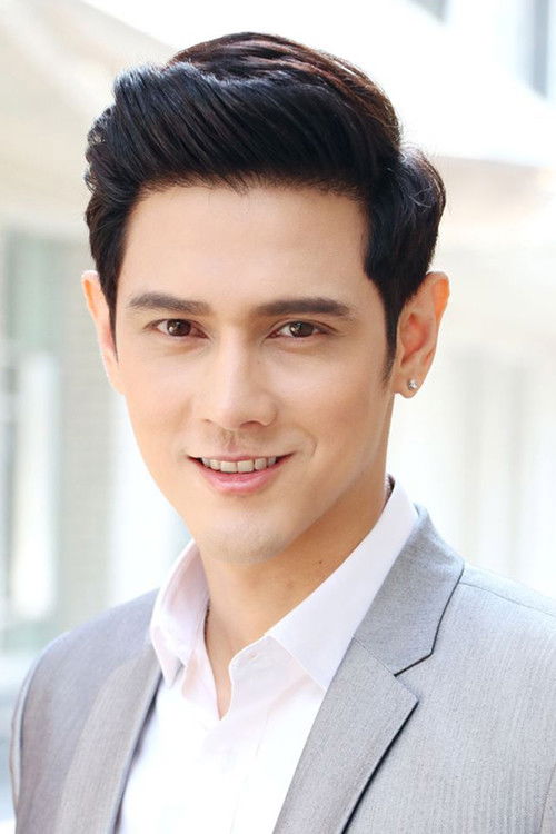 Khomsan Arunrueangsawat as Watthana