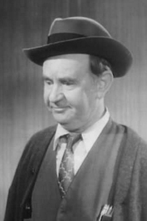 Lee 'Lasses' White as Old Man