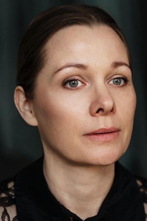 Regitze Estrup as Sarah