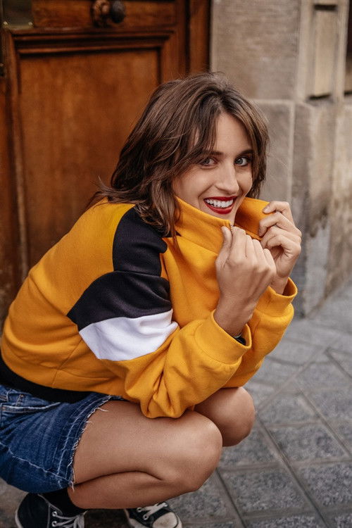 Félixe de Becker as Angel