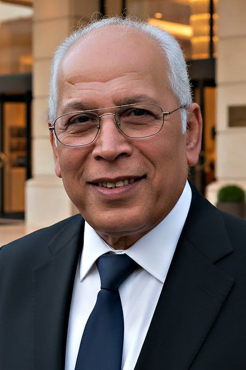 Mahmoud Al Shurbaji as مدير الفندق