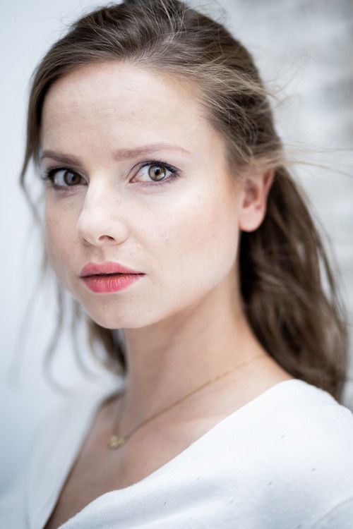 Darya Gantura as Olga Massart