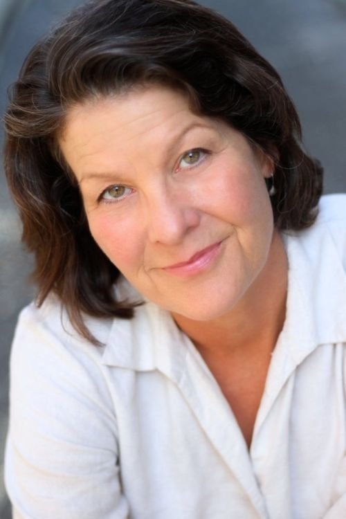 Hayden Saunier as Darren's Mom