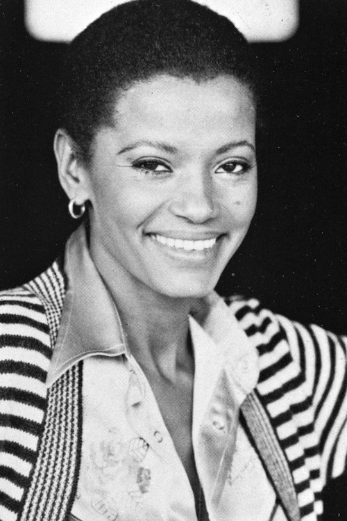 Vera De Oliveira as Maid of Joséphine