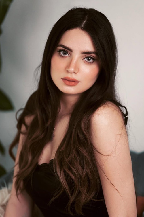 Ghada Chaka as Hallouma