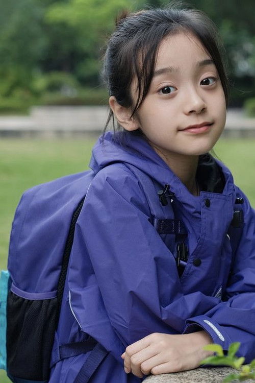 Helen Chen as Jing Tong