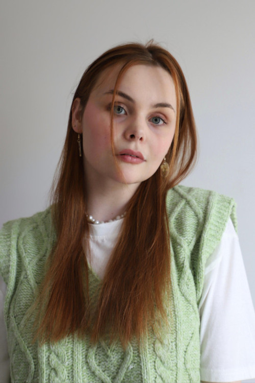 Juliette Lefebvre as Thérèse