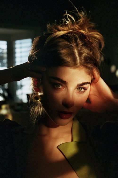 Camryn Adele Portagallo as Fairfax