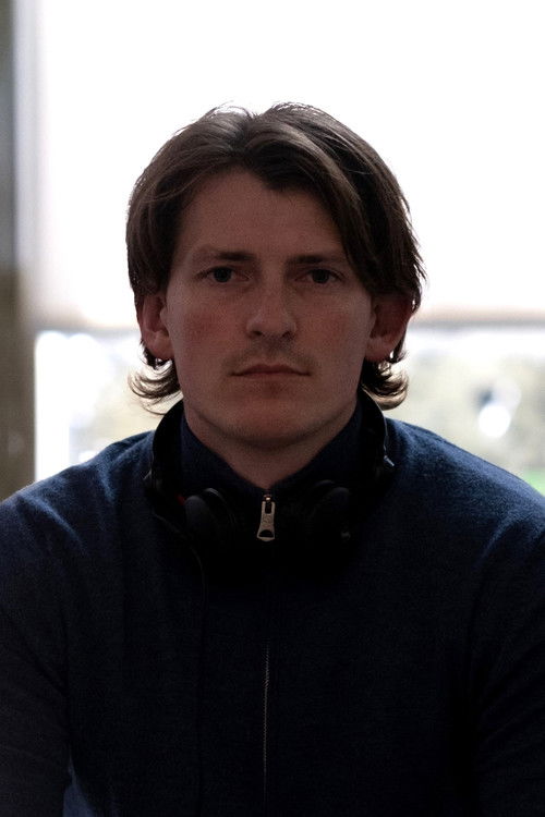 Theis G. Holmstrup as Chris