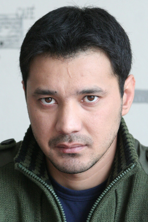 Berik Aytzhanov as Kazakh Cosmonaut