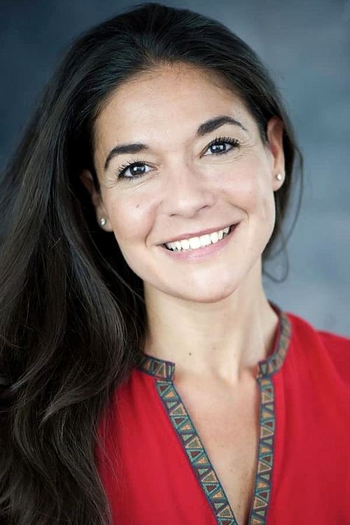 Teresa Cendon-Garcia as Anna