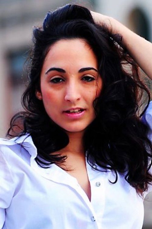 Karine Ordônio as Dona Ivete