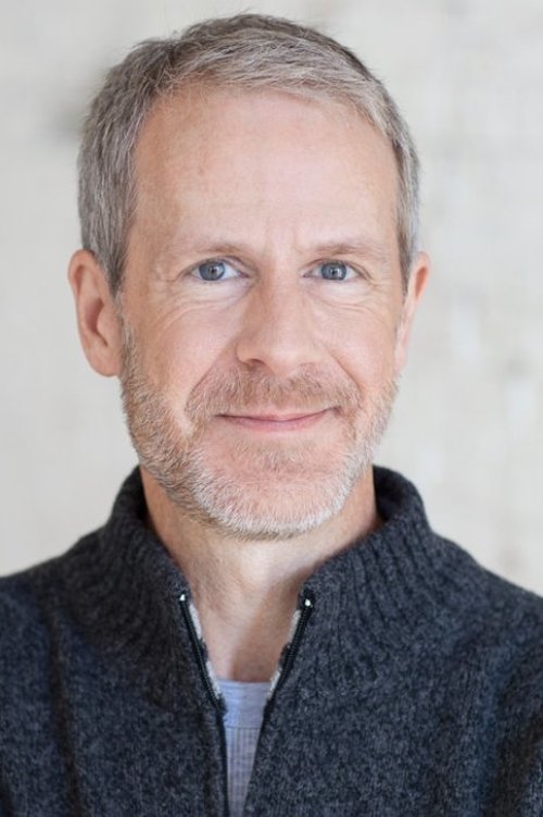 Daniel Hirsch as Ray