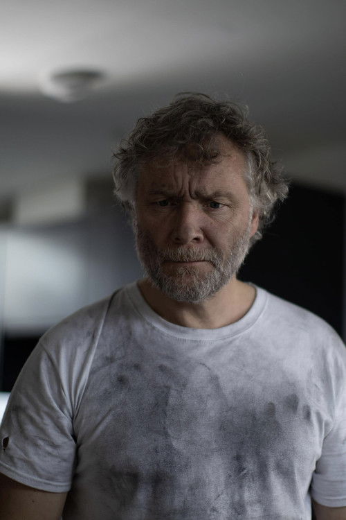 Jonathan Tarrant as Josh Thomas