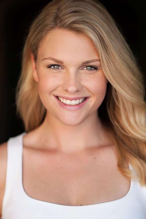 Sophie Dillman as Evangeline Keene