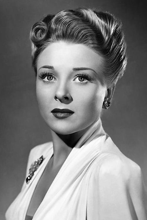 Evelyn Ankers as Cameo Appearance