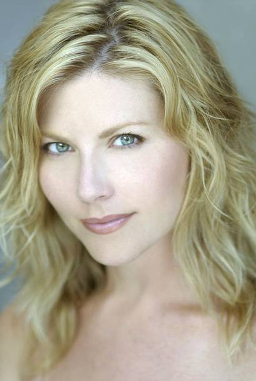 Hillary Crouse as Lauren