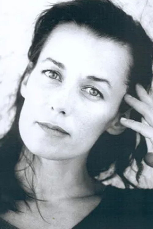 Gaia Graziani as Elena